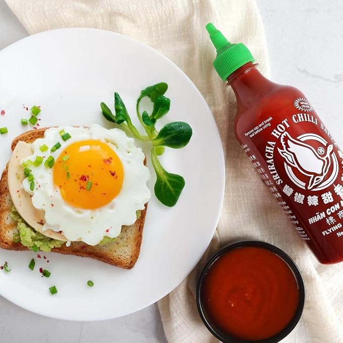 Traditionelle Sriracha-Chilisauce ohne GMS-Glutamat Uni-Eagle 815 g – Cremig-scharf nach thailändischer Art